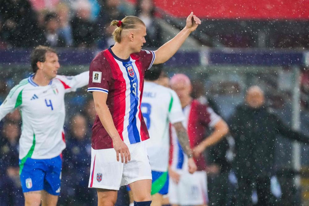 阿圭罗：阿根廷能赢2026世界杯；梅西是巴萨队史最重要的球员