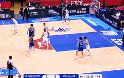 外线开火！青岛开局轰进3记三分 完成11-2的攻击波打停广厦