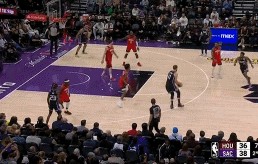 持续发力！莱尔斯晃飞申京后三分稳稳命中 国王轰出10-0攻击波