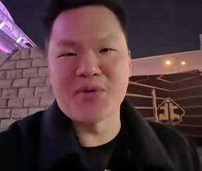 下班参加全明星的快乐！朱芳雨：三分还行吧？别老说我吃烧烤