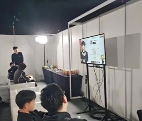 smlz：这届怎么就你来了，你兄弟呢？AJ：我兄弟都是怂瓜