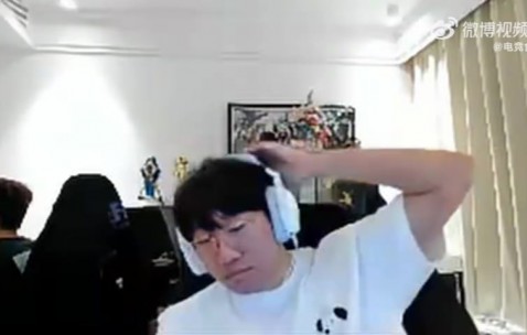 怒气值正在高涨😡Ning喊话队友金灿毅：你要尊重这个游戏尊重每个人